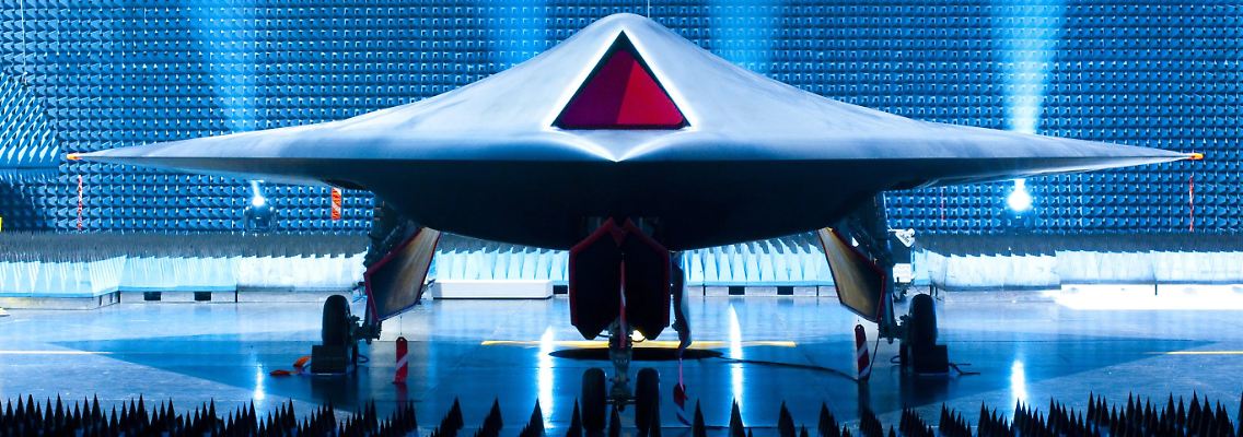 Prototyp der Tarnkappen-Kampfdrohne Taranis von BAE Systems: Großbritannien fürchtet bei einer Fusion von BAE mit EADS um die gerade eingeläutete eigene "Industrie-Renaissance".