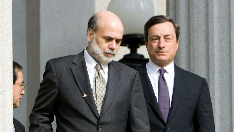 Notenbanker unter sich: Fed-Chef Bernanke (l.) und EZB-Präsident (r.) Draghi