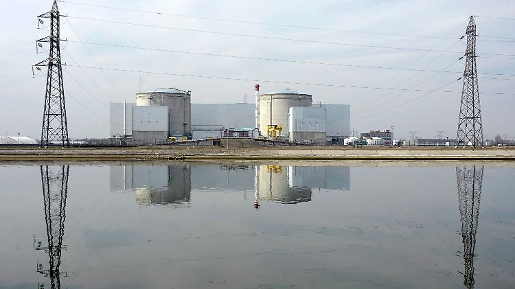 Fessenheim liegt direkt am Rheinkanal.