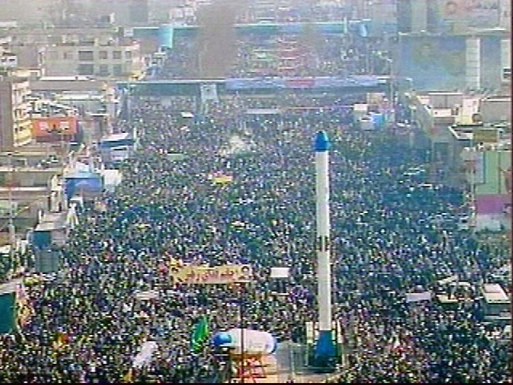 "Sanktionen haben nichts bewirkt": Zum Jahrestag der Revolution verkündet der Iran die Anreicherung von Uran.