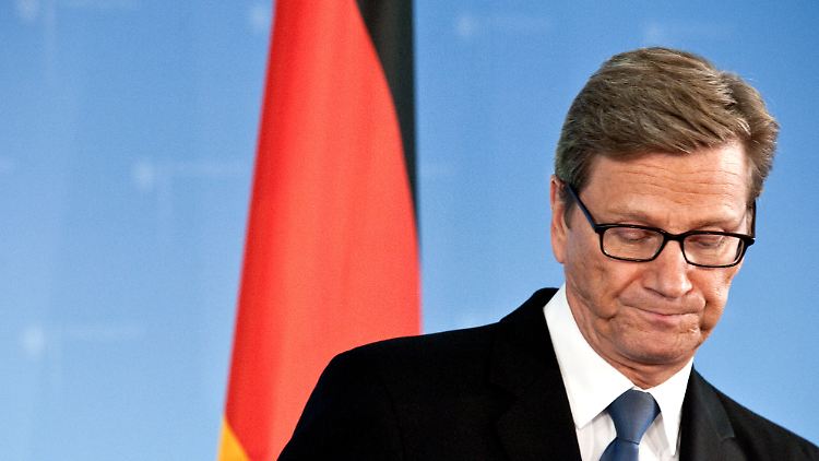 Mit dem Ankauf von Staatsanleihen will Bundesaußenminister Guido Westerwelle den Euro stabilisieren.