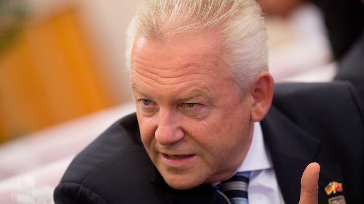Bahnchef Grube fordert von ThyssenKrupp Schadenersatz für das Schienenkartell.