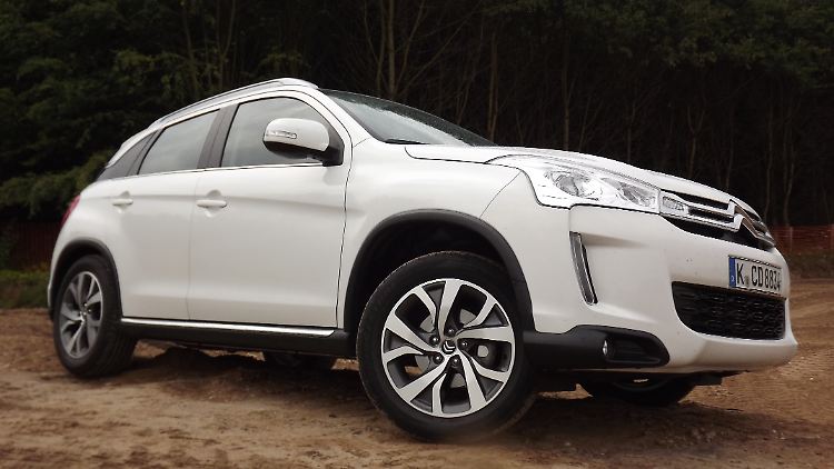 Leichtes Gelände lässt sich mit dem C4 Aircross ohne Weiteres bewältigen.