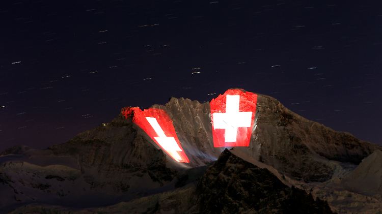Nicht alle Besucher kommen wegen der schönen Berge in die Schweiz.