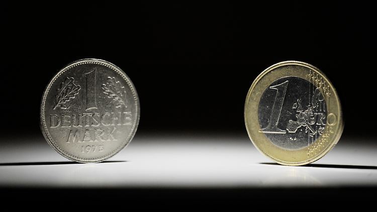 Zwei Drittel der Deutschen sehen den Euro skeptisch.