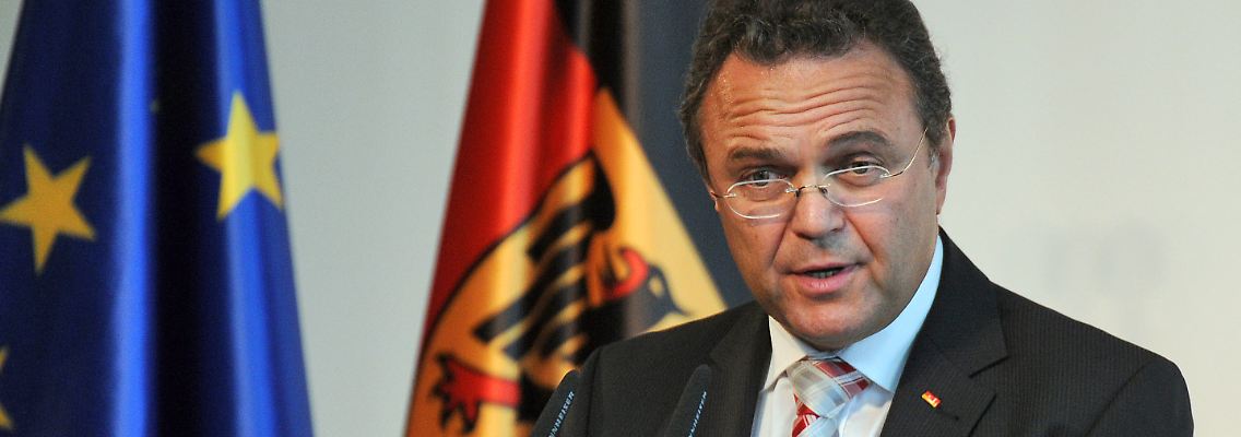 Bundesinnenminister Friedrich will eine öffentliche Aufführung mit allen rechtlich zulässigen Mitteln verhindern.