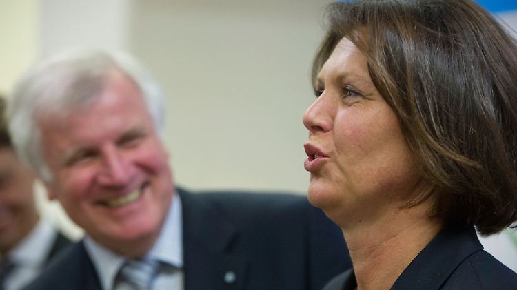 Aigner will in die Landespolitik wechseln - Seehofer wartet ab.