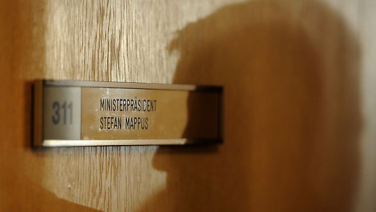 Mappus steht unter dem Verdacht der Untreue.