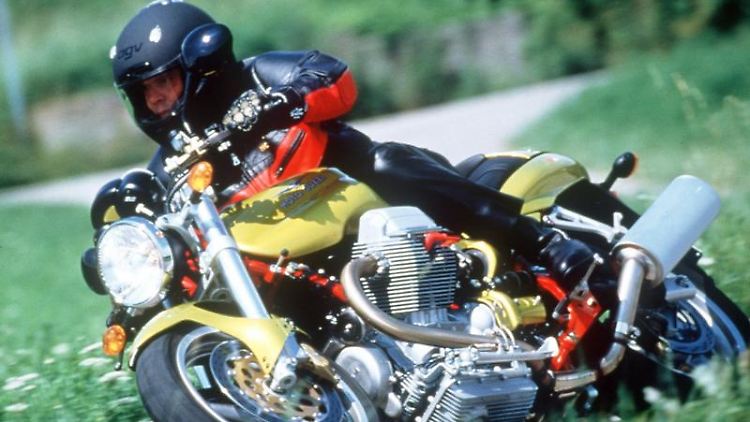 Erst gründlich prüfen, dann ausgiebig testen - ohne eine längere Probefahrt sollte niemand ein gebrauchtes Motorrad kaufen. 
