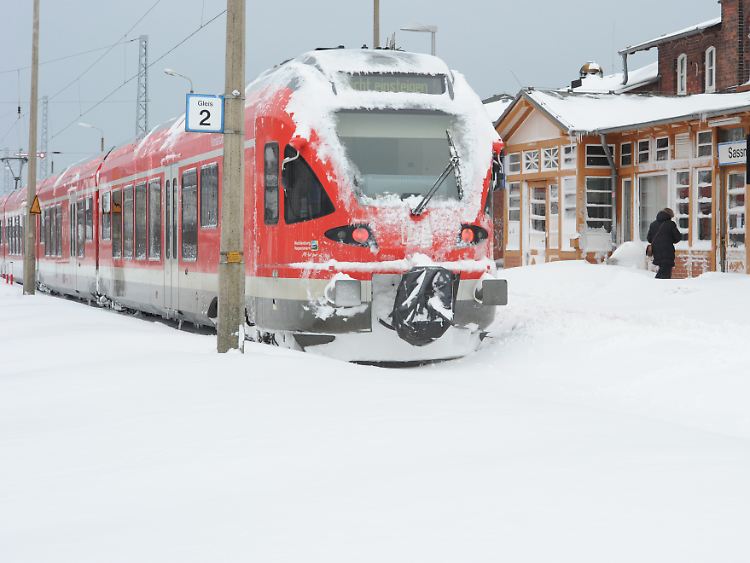 Bahn-Reisende haben es derzeit nicht leicht.