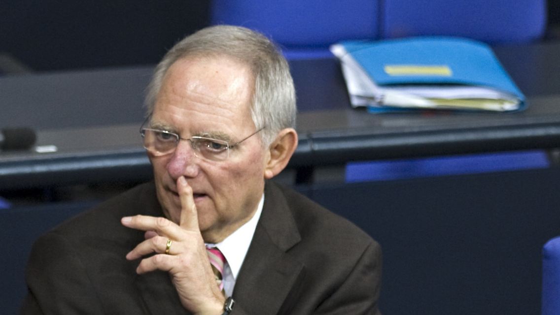 Trotz gezielten Reibens an der Nase: Die Milliarden kann Schäuble nicht einfach aus dem Hut zaubern.