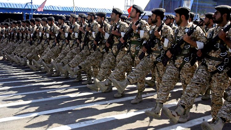 Iranische Soldaten bei einer Militärparade in Teheran.