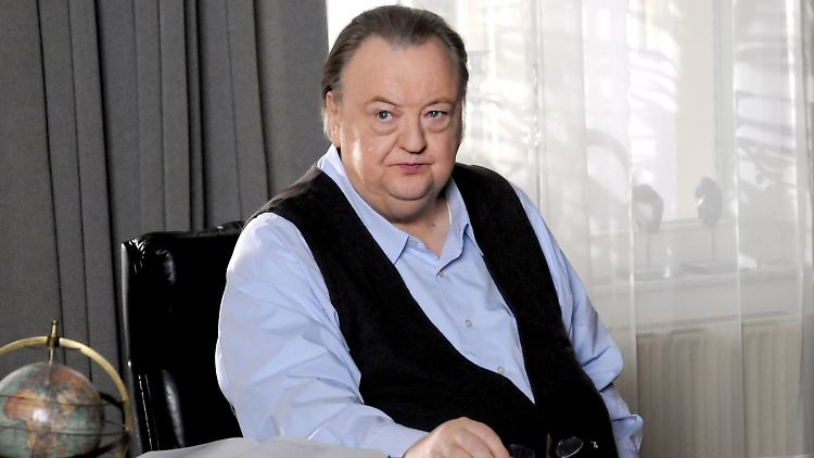 Dieter Pfaff spielt auch den "Bloch", einen eher unkonventionellen Psychotherapeuten.