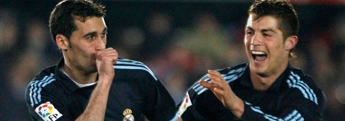 Alvaro Arbeloa trompetet ein Ständchen für Ronaldo.