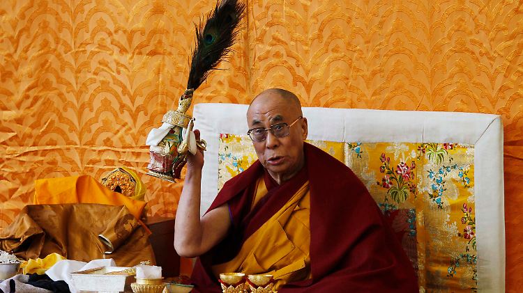 Der Dalai Lama während des Gebets in Dharamsala.