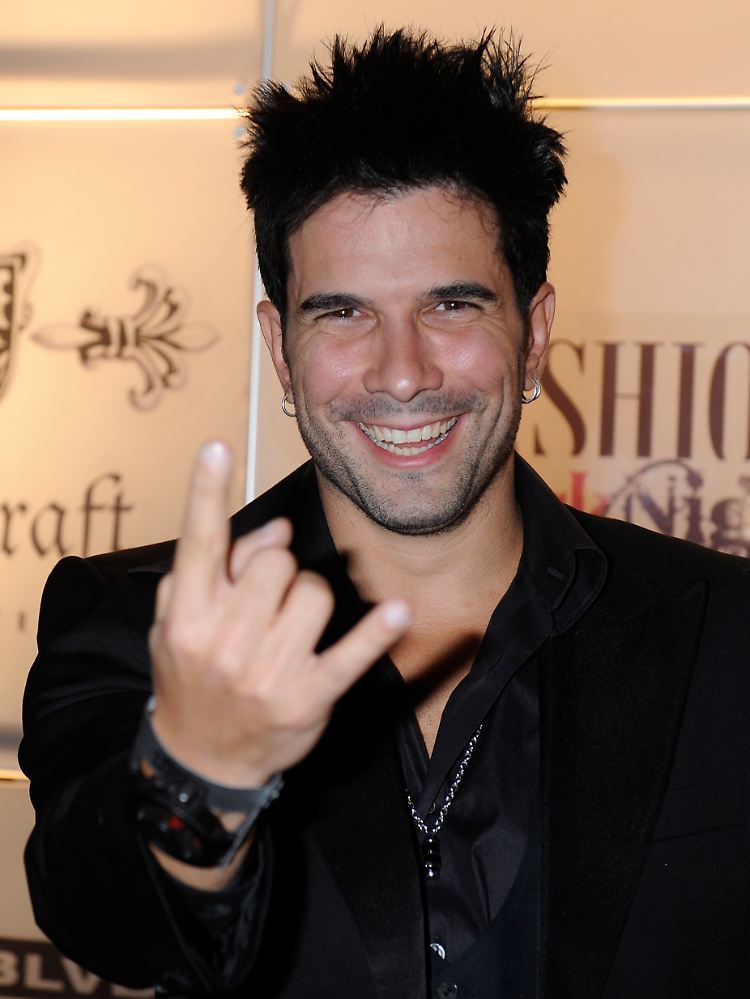 Er kam zwar nicht, will sich aber definitiv scheiden lassen. Noch diese Woche.