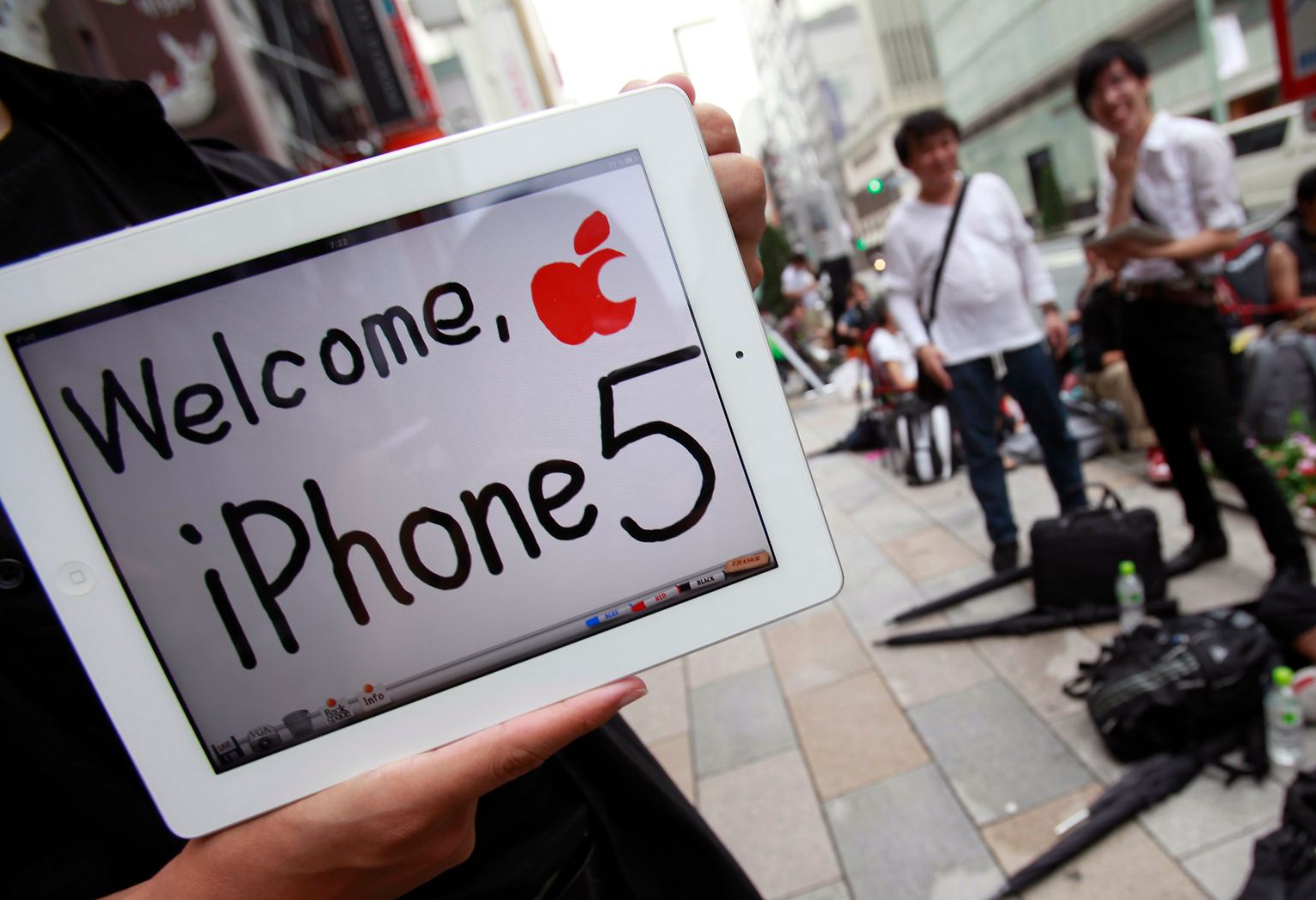 Für die Apple-Fans sind die letzten Tage vor dem Verkaufsstart des neuen iPhone 5 kaum noch auszuhalten.