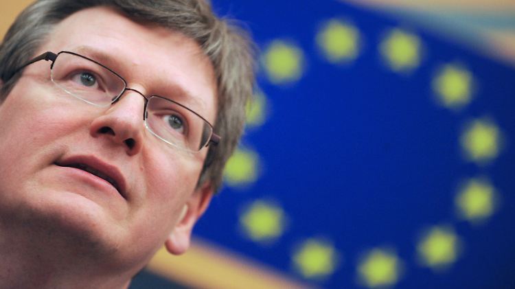 EU-Sozialkommissar László Andor: Die niedrigen Löhne in Deutschland sind ein Grund für die anhaltende Wirtschaftskrise in Europa.