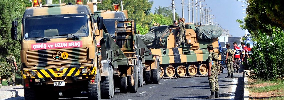 Ein türkischer Konvoi auf dem Weg zur syrischen Grenze.