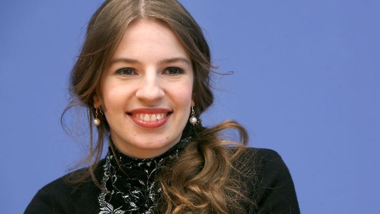 Marina Weisband hat auf Geld verzichtet, um ihr Buch ohne Kopierschutz vertreiben zu dürfen.