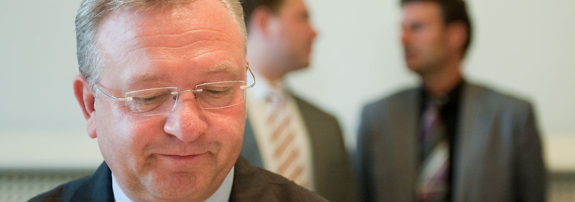 Henkel übt sich in Selbstkritik.