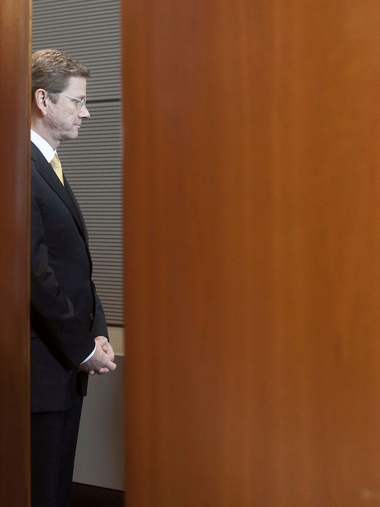 Mit seinem Rollenspiel als Provokatuer bestätigt Guido Westerwelle viele Kritiker.