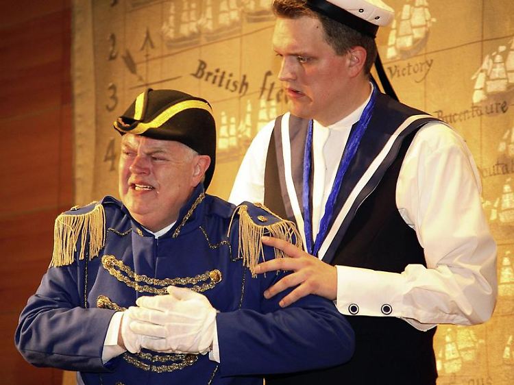 Inszeniertes Verbrechen - beim "DinnerKrimi" gibt es den Kriminalfall zum Vier-Gänge-Menü.