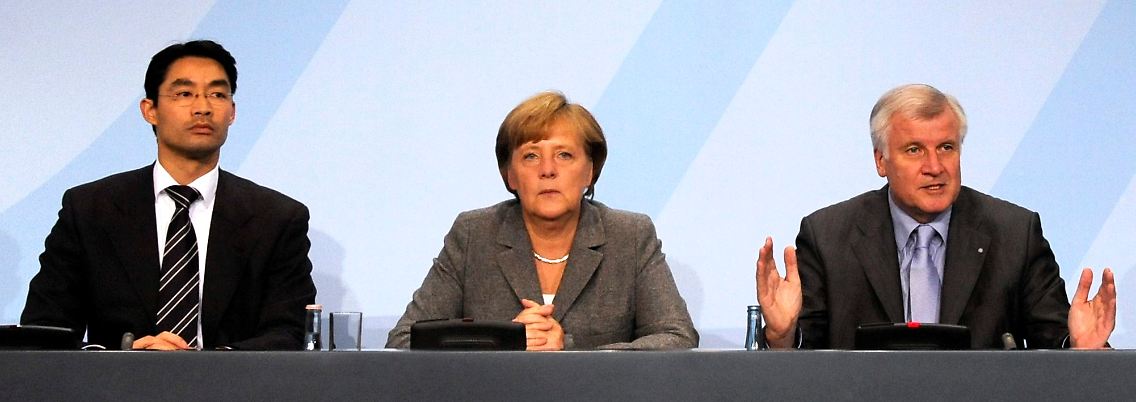 Akt 2 in der Betreuungsgeld-Tragödie: Merkel, Seehofer und Rösler am 6. November 2011 im Bundeskanzleramt.