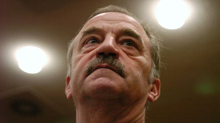 Der frühere Frankfurter Vize-Polizeipräsident Wolfgang Daschner wurde dafür verurteilt, dass er Gäfgen Gewalt androhen ließ.