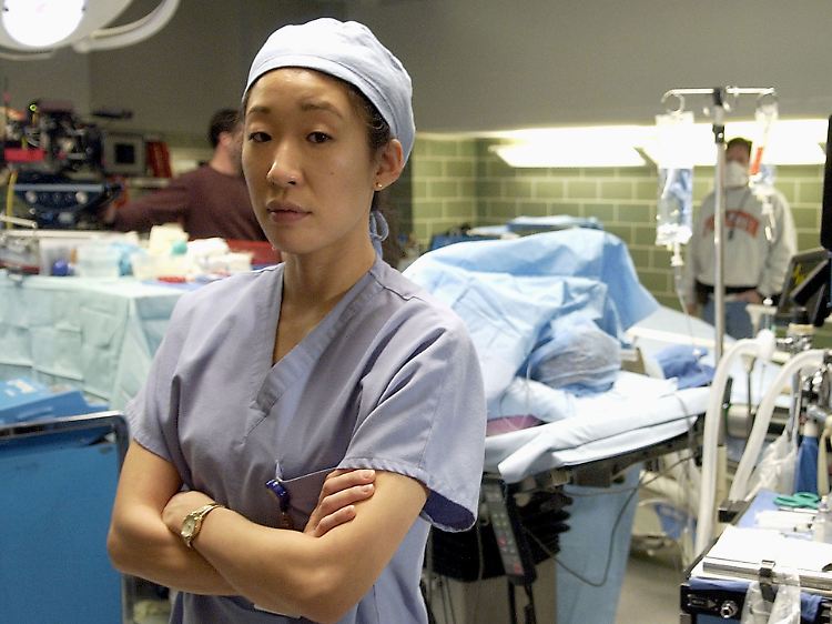 Die Schauspielerin Sandra Oh spielt in der Arztserie "Grey's Anatomy" die Ärztin Christina Yang.