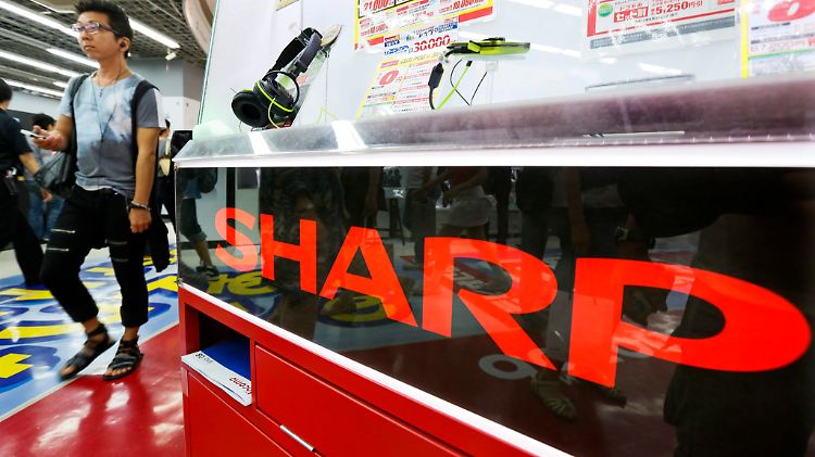 Sharp sieht rot: Hohe Verluste + fehlendes Kapital = drastischer Stellenabbau.