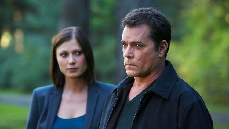 Detective Jack Verdon und seine Partnerin Jenny Thames: Sie steht nicht auf seiner Liste, aber das hat gute Gründe.