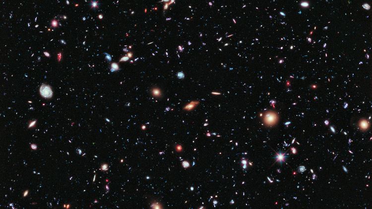 Rund 5500 Galaxien sind auf der Hubble-Aufnahme zu sehen, eine von ihnen ist 13,2 Milliarden Lichtjahre entfernt.