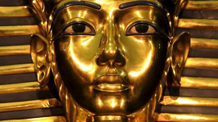 Der junge Pharao änderte seinen Namen Tutanchaton in Tutanchamun - den alten Göttern zu Ehren.