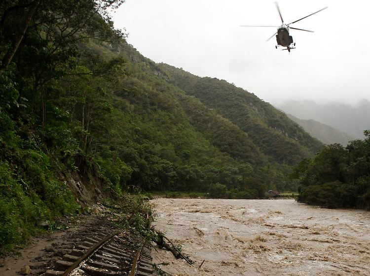Touristen wurden per Hubschrauber ausgeflogen.