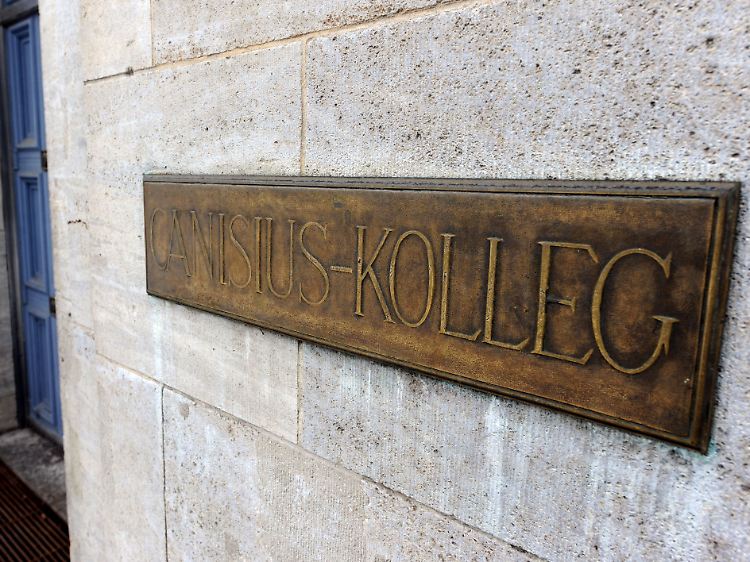 Allein am Canisius-Kolleg in Berlin wurden vermutlich mehr als 100 Schüler Opfer sexuellen Missbrauchs.