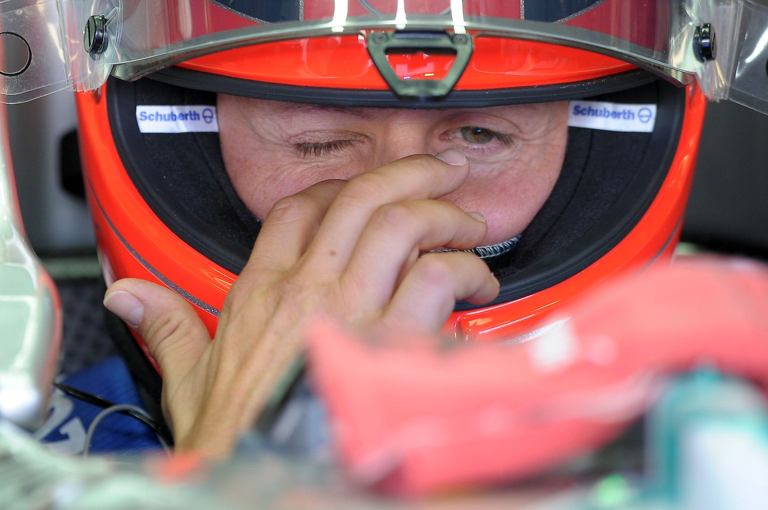 Formel-1-Weltmeister Michael Schumacher tritt - erneut - ab. Nach seinem ersten Rücktritt 2006, von dem er dann wieder zurücktrat, meint er es dieses Mal ernst. 
