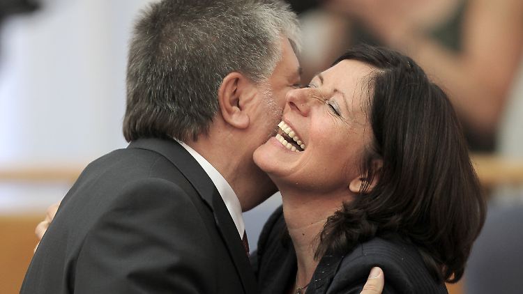 Malu Dreyer wird dann gegen die CDU-Frau Julia Klöckner in den Wahlkampf ziehen.