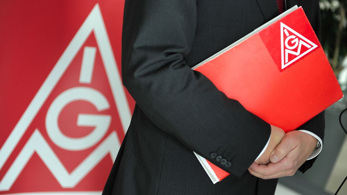 Die Suche nach einer Einigung für die rund 700.000 Beschäftigten in der Metall- und Elektroindustrie NRW läuft auf Hochtouren.