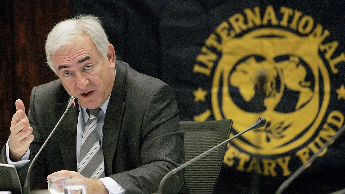 Irgendjemand muss immer zahlen: Klamme Staatskassen werden momentan vom IWF gefüllt. Der IWF wird in einer nächsten Runde wieder bei den G20 die Hand aufhalten. (Im Bild: IWF-Chef Dominique Strauss-Kahn)