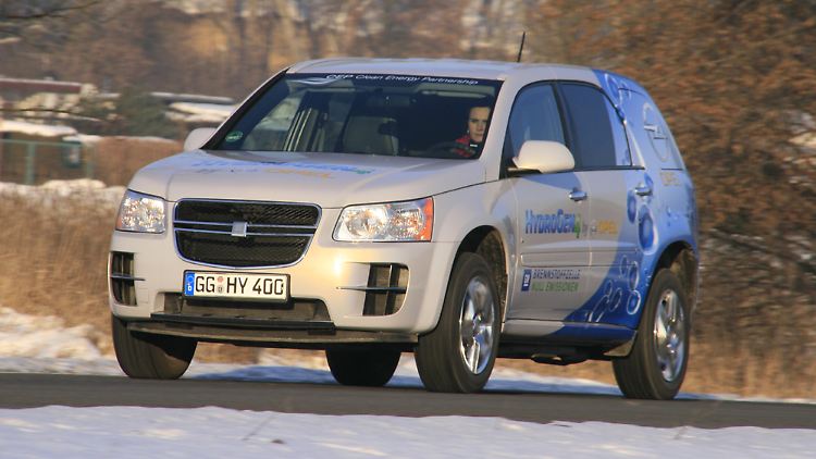 Als Basisfahrzeug für das Wasserstoff-Mobil dient ein Chevrolet Equinox.