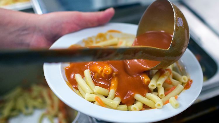 In Schulkantinen haben sich die Kinder vermutlich die Krankheit eingefangen.