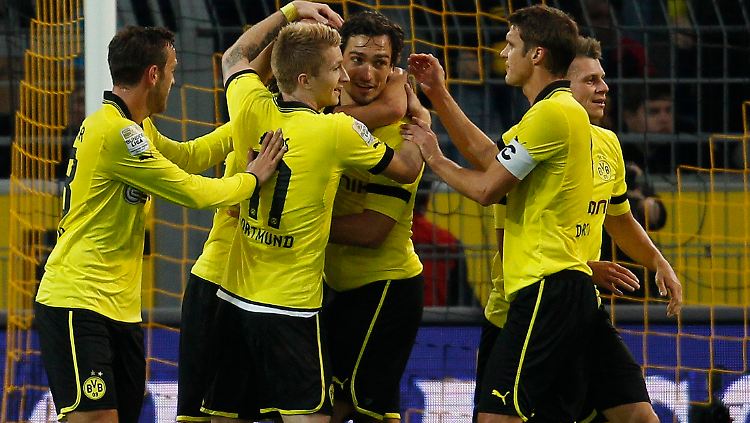 Marco Reus und Neven Subotic feiern den Erfolg.