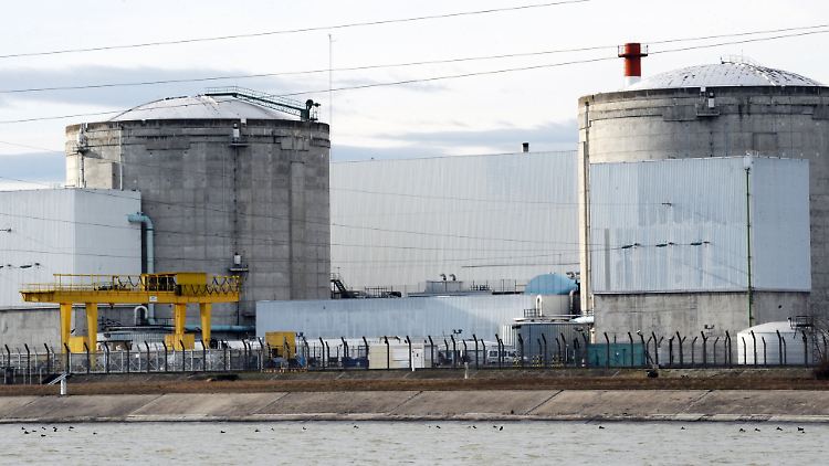 Atomkraftwerk Fessenheim in Frankreich soll nach dem Willen der Regierung schließen.