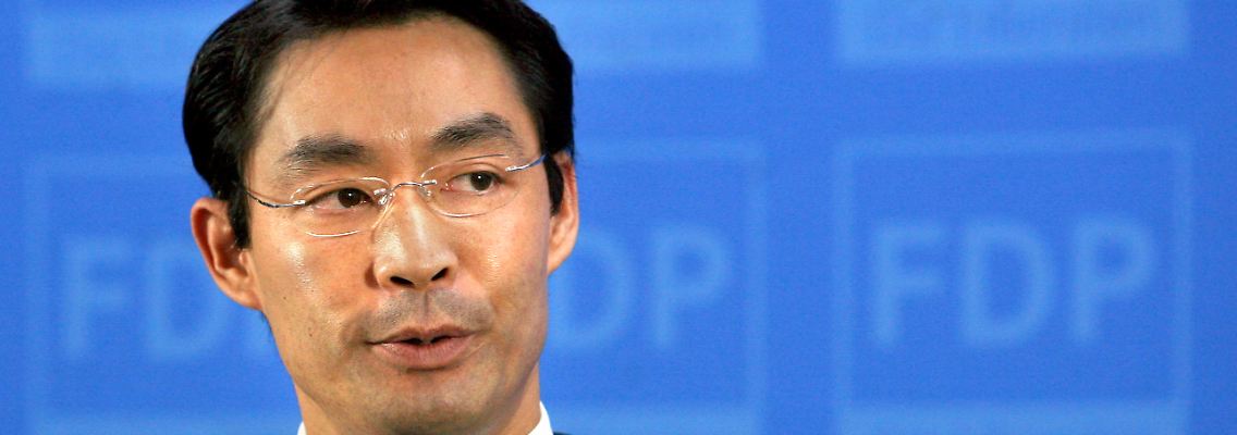 Lehnt Kaufprämien für Elektro-Autos ab: Wirtschaftsminister Philipp Rösler.