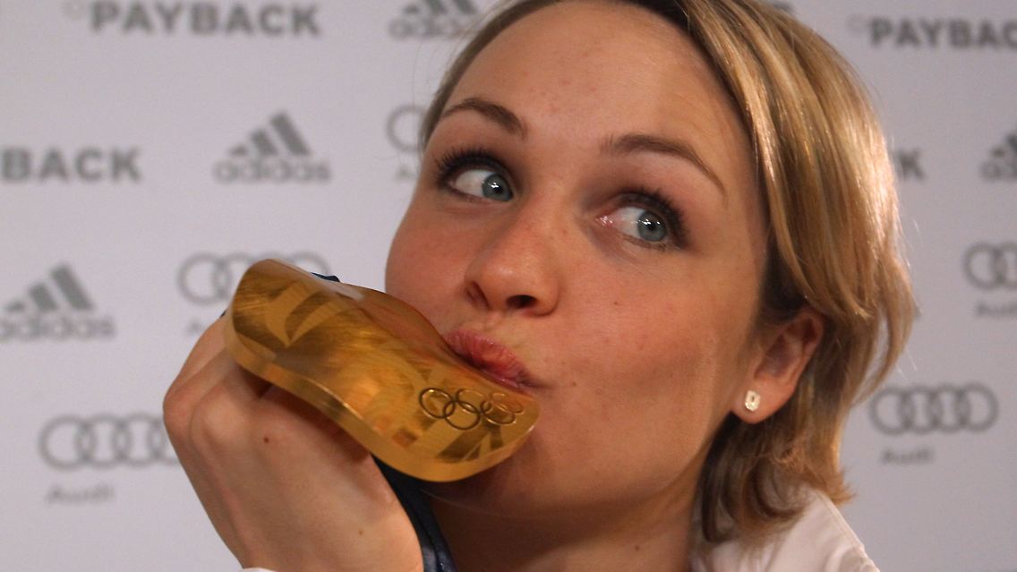 Eine Goldmedaille hat Magdalena Neuner schon. Sie hat aber sicher noch Platz im Koffer.
