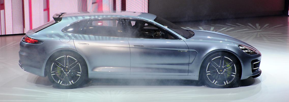Präsentation des Porsche Sport Turismo beim Autosalon in Paris.