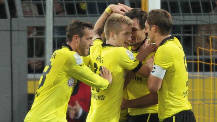 In einem hochklassigen Fußballspiel sieht Borussia Dortmund bei Manchester City lange wie der Sieger aus.