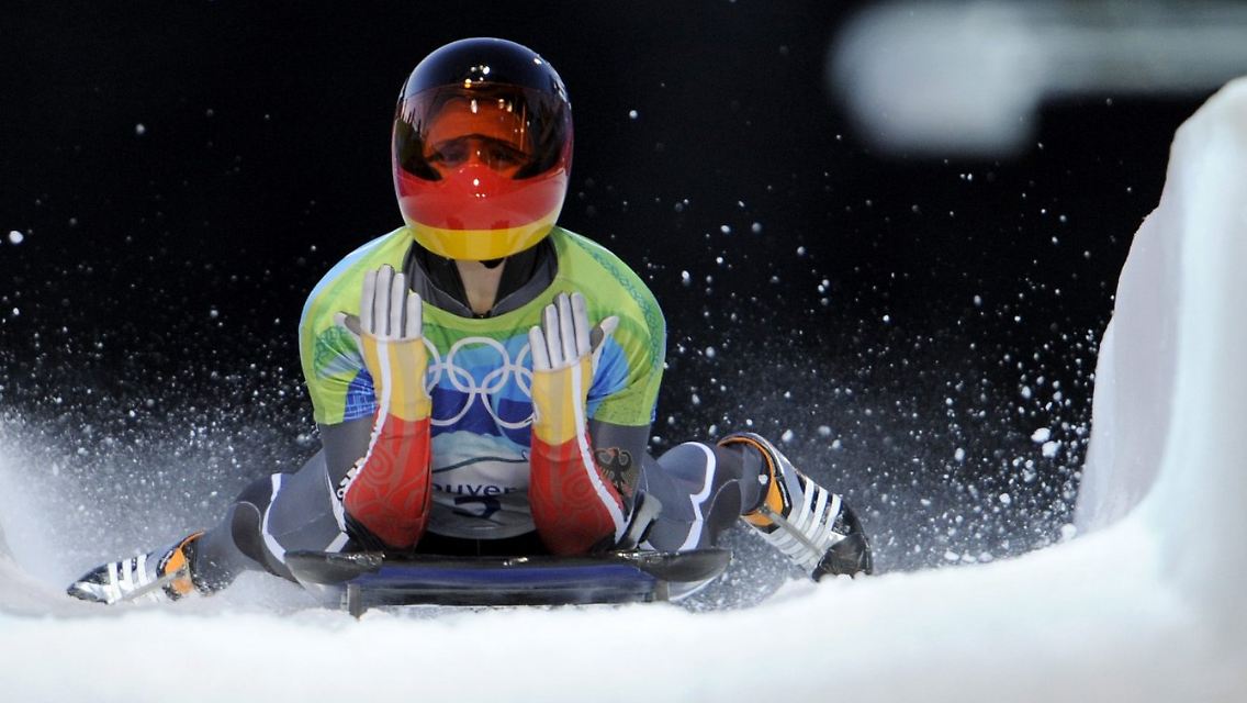 Bäuchlings aufs Podest: Kerstin Szymkowiak gewann Skeleton-Silber.