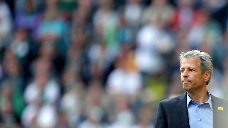 Gegen Fenerbahce Istanbul ist eine Leistungssteigerung dringend notwendig: weiß Gladbachs Trainer Lucien Favre.